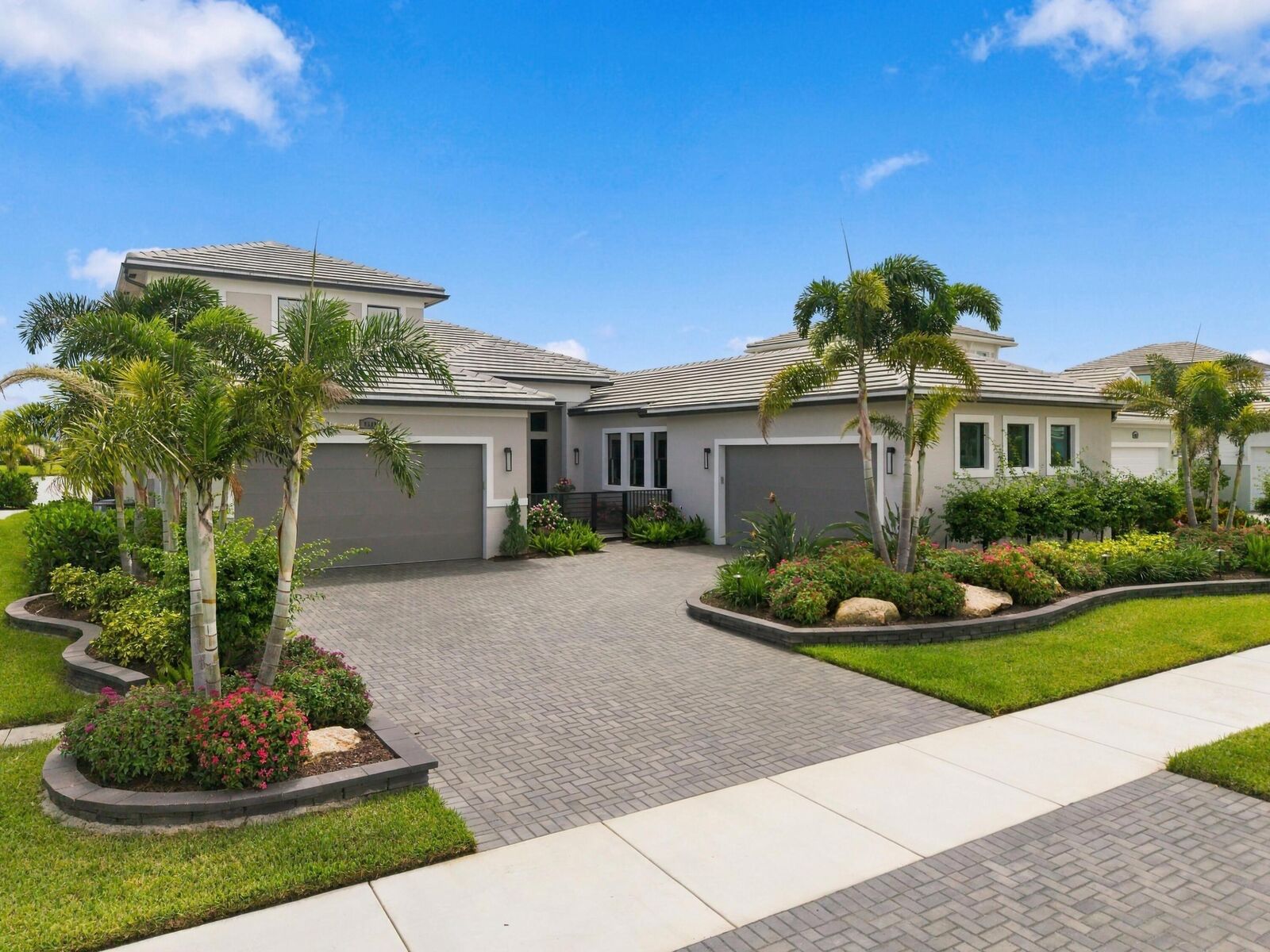 Property Photo: 8549 SW Felicita Way FL 34987
