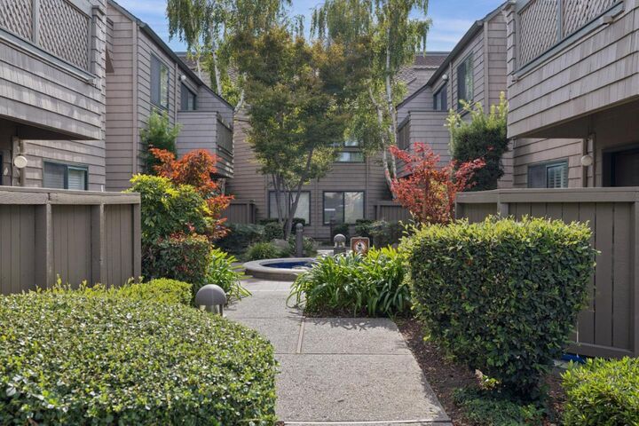 Property Photo:  20 Cove Lane  CA 94065 