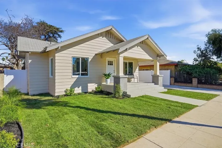Property Photo:  2064 Myrtle  CA 90806 