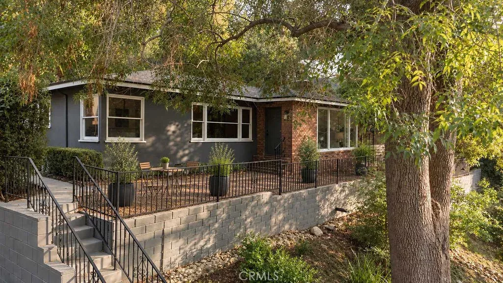Property Photo:  954 Burleigh  CA 91105 