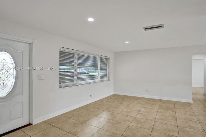 Property Photo: 5081 SW 94th Way 5081 FL 33328