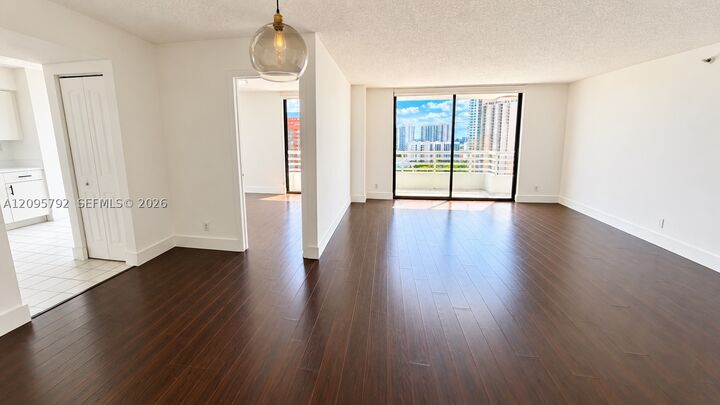 Property Photo: 3300 NE 192nd St Lp13 FL 33180