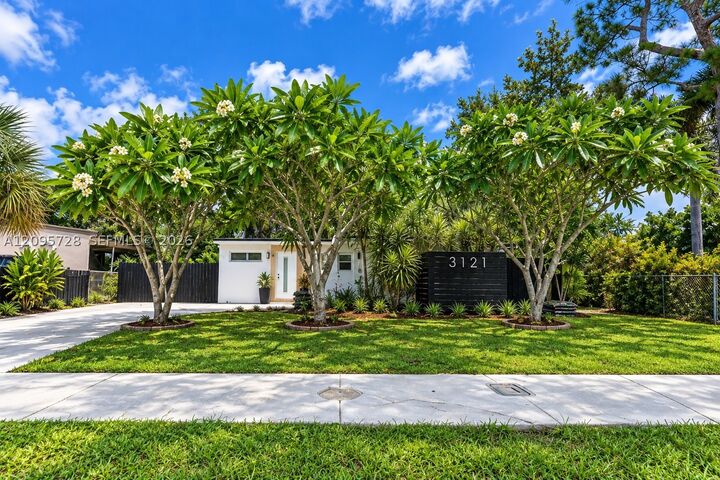 Property Photo: 3121 SW 15th Ct FL 33312