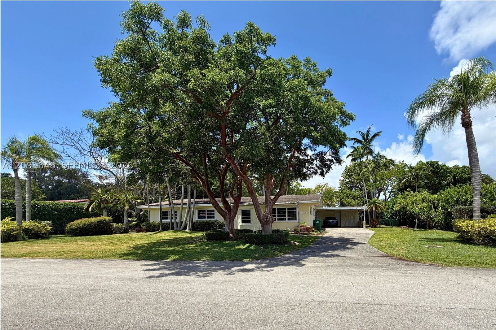 Property Photo: 13820 SW 74th Ct FL 33158