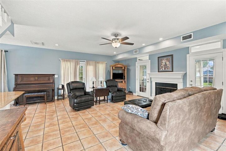Property Photo:  2341 Evangeline Oaks Drive  LA 70665 