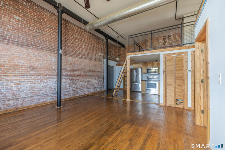 Property Photo:  325 Myrtle Avenue 1102  CT 06604 