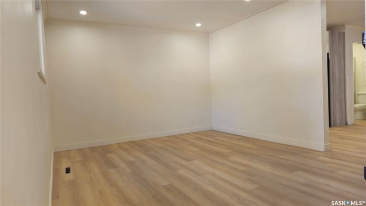 Property Photo: 93 Davidson Crescent SK S7L 4A2
