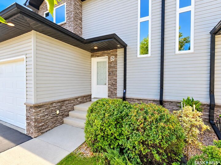 Property Photo: 547 East Hampton Boulevard 25 SK S7R 0H8