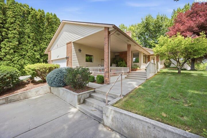 Property Photo:  268 Piper St.  WA 99352 