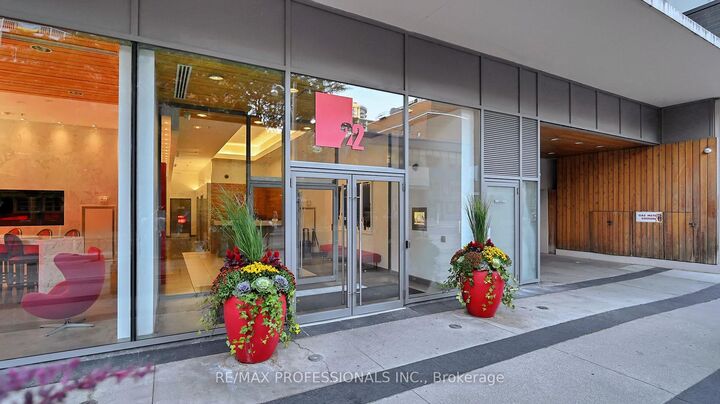 Property Photo:  22 Wellesley Street E 2008  ON M4Y 1G3 