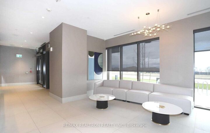 Property Photo:  2550 Simcoe Street N 1108  ON L1L 0R5 