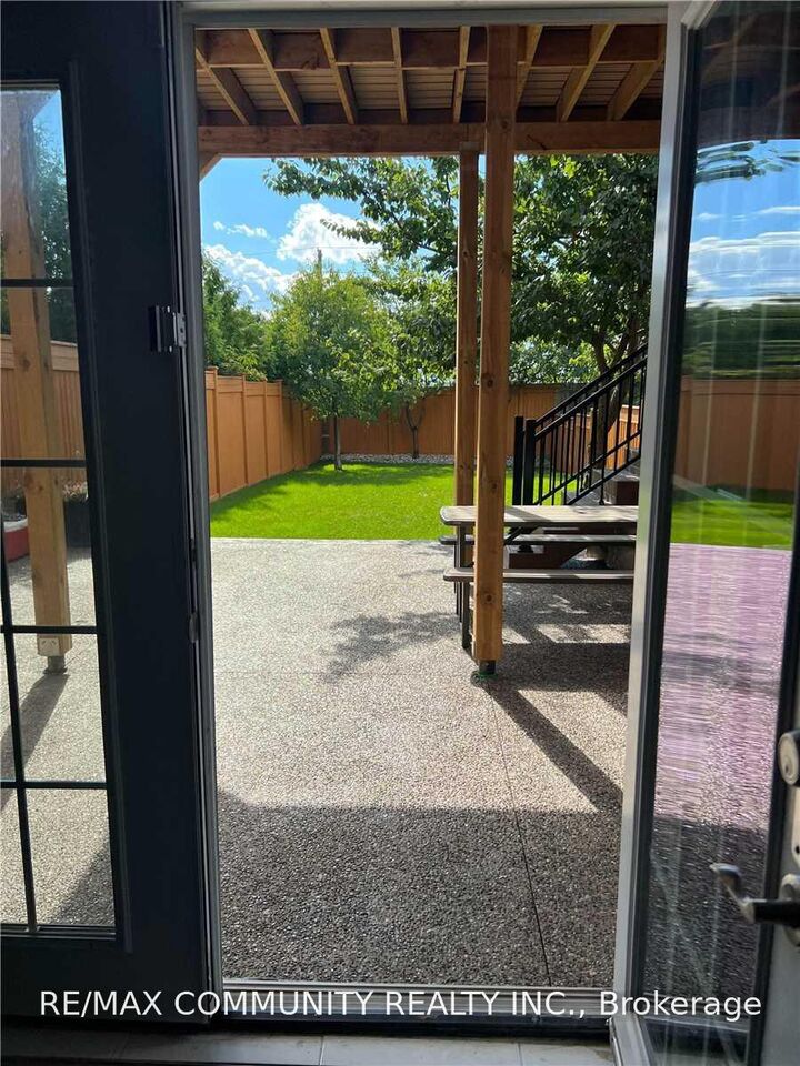 Property Photo:  38 Bestview Crescent Bsmt  ON L6A 3S8 