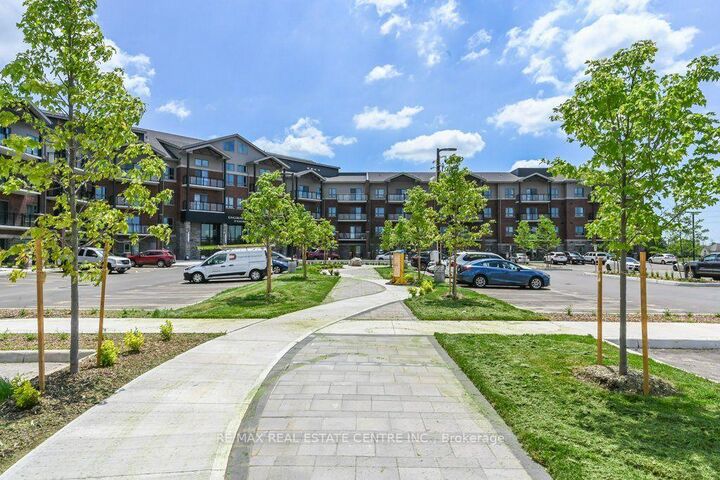 Property Photo:  35 Kingsbury Square 319  ON N1L 0J4 