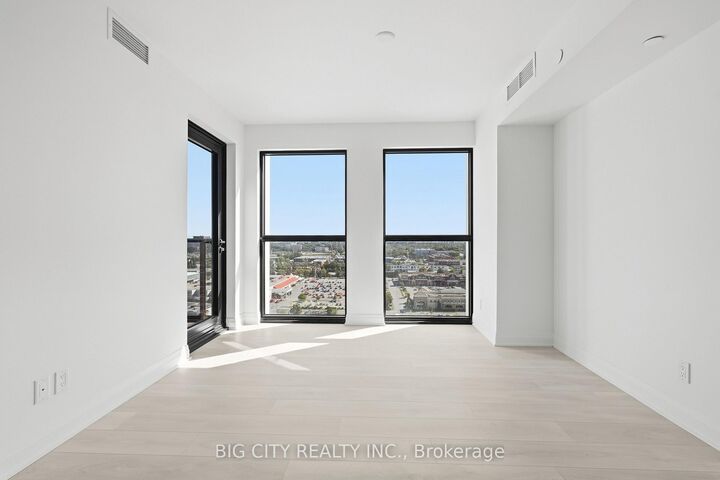 Property Photo:  25 Frederick Todd Way 1810  ON M4G 0E8 