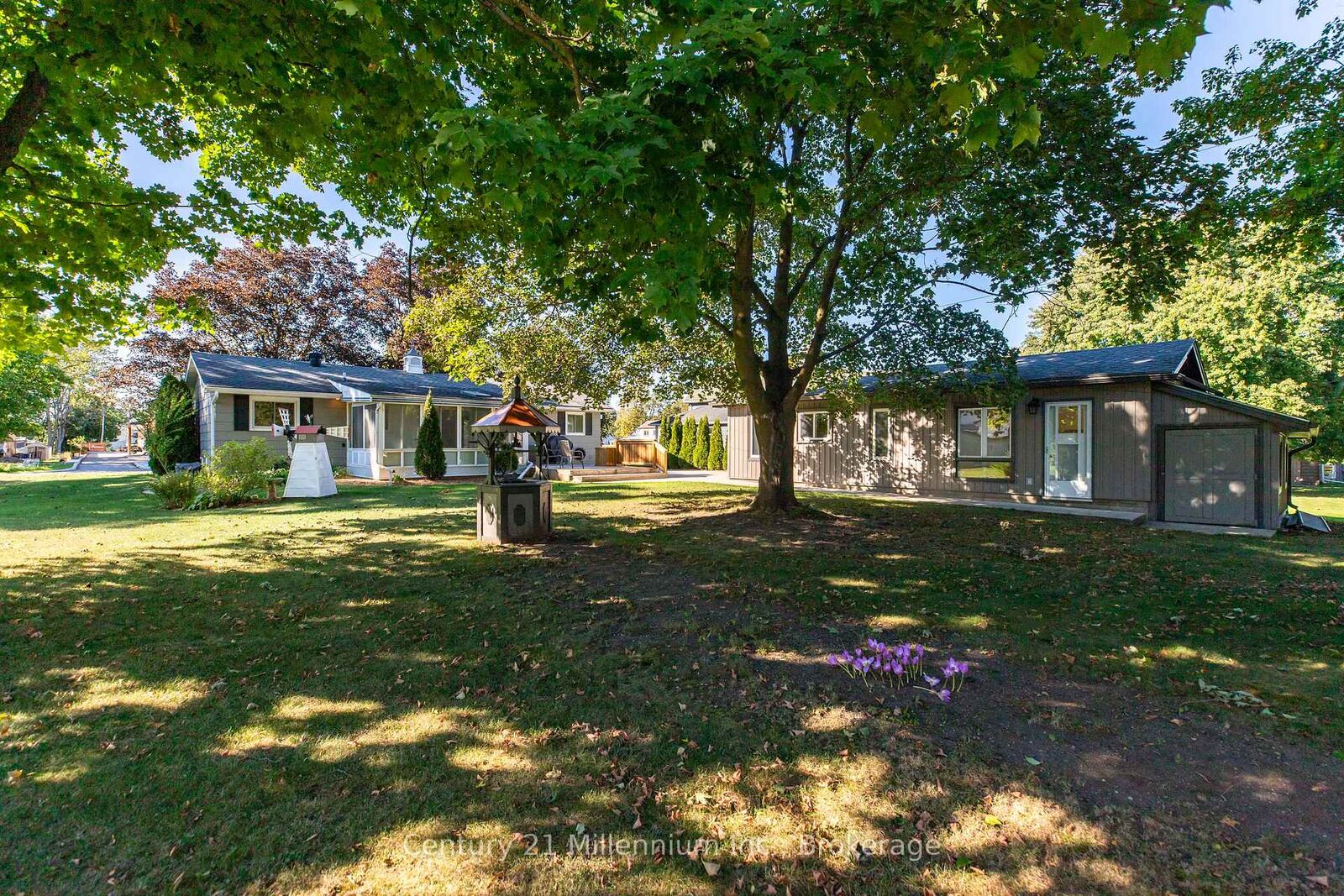 Property Photo:  1945 7th Avenue E  ON N4K 2Z8 