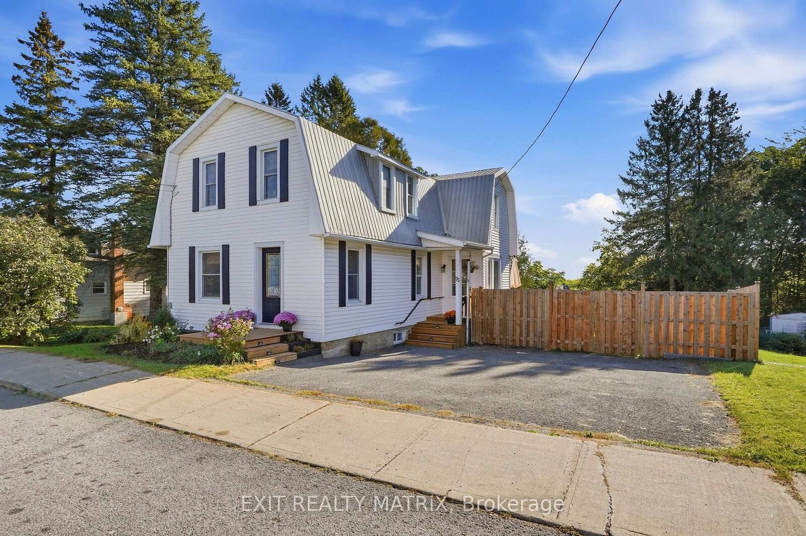 Property Photo:  75 Stanley Avenue  ON K0B 1R0 