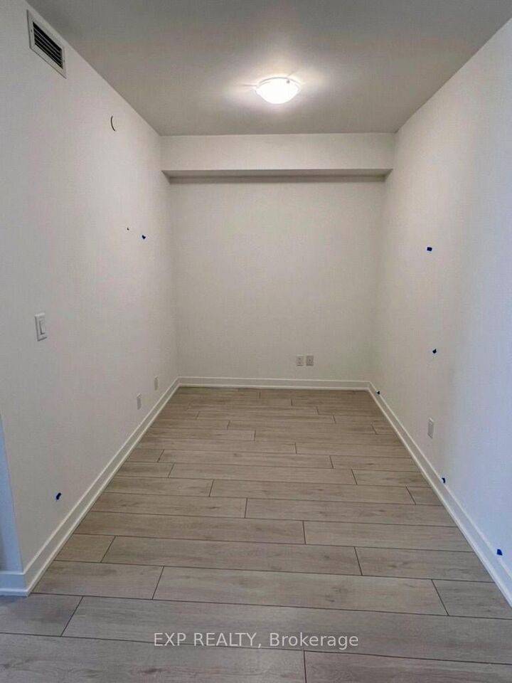 Property Photo:  2031 Kennedy Road 3219  ON M1T 0B8 