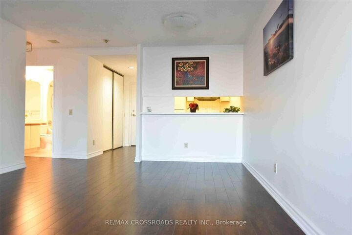 Property Photo:  7 Bishop Avenue 1706  ON M2M 4J4 