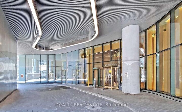 Photo de la propriété:  11 Wellesley Street 2612  ON M4Y 0G4 