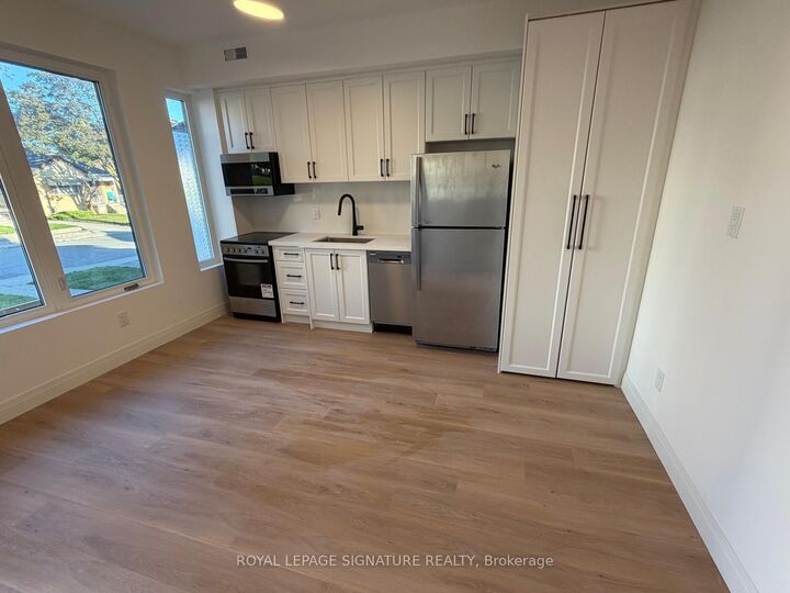 Property Photo:  56 Hartley Avenue 5  ON M6E 4E9 