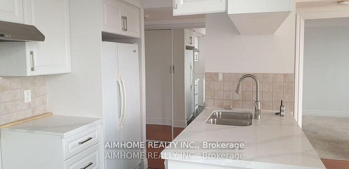 Photo de la propriété:  15 Northtown Way 2227  ON M2N 7A2 