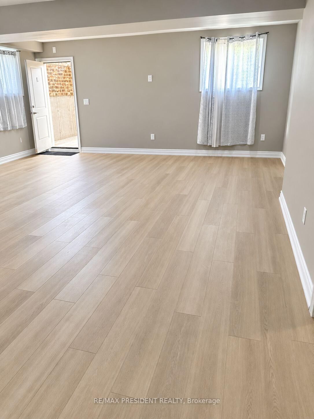 Property Photo:  3 Berkshire Drive Bsmt  ON L2M 3Y3 