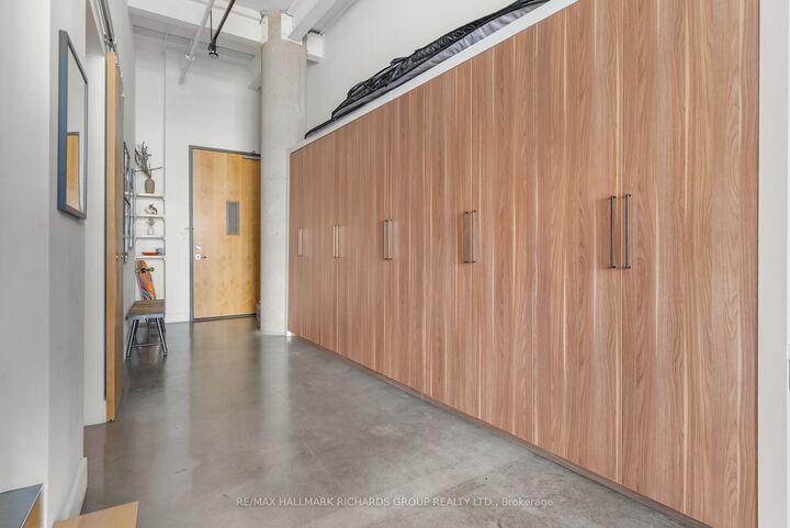Property Photo: 90 Sumach Street 716 ON M5A 4R4
