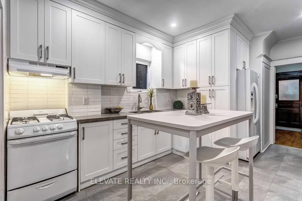 Property Photo:  25 Temple Avenue  ON M6K 1C7 