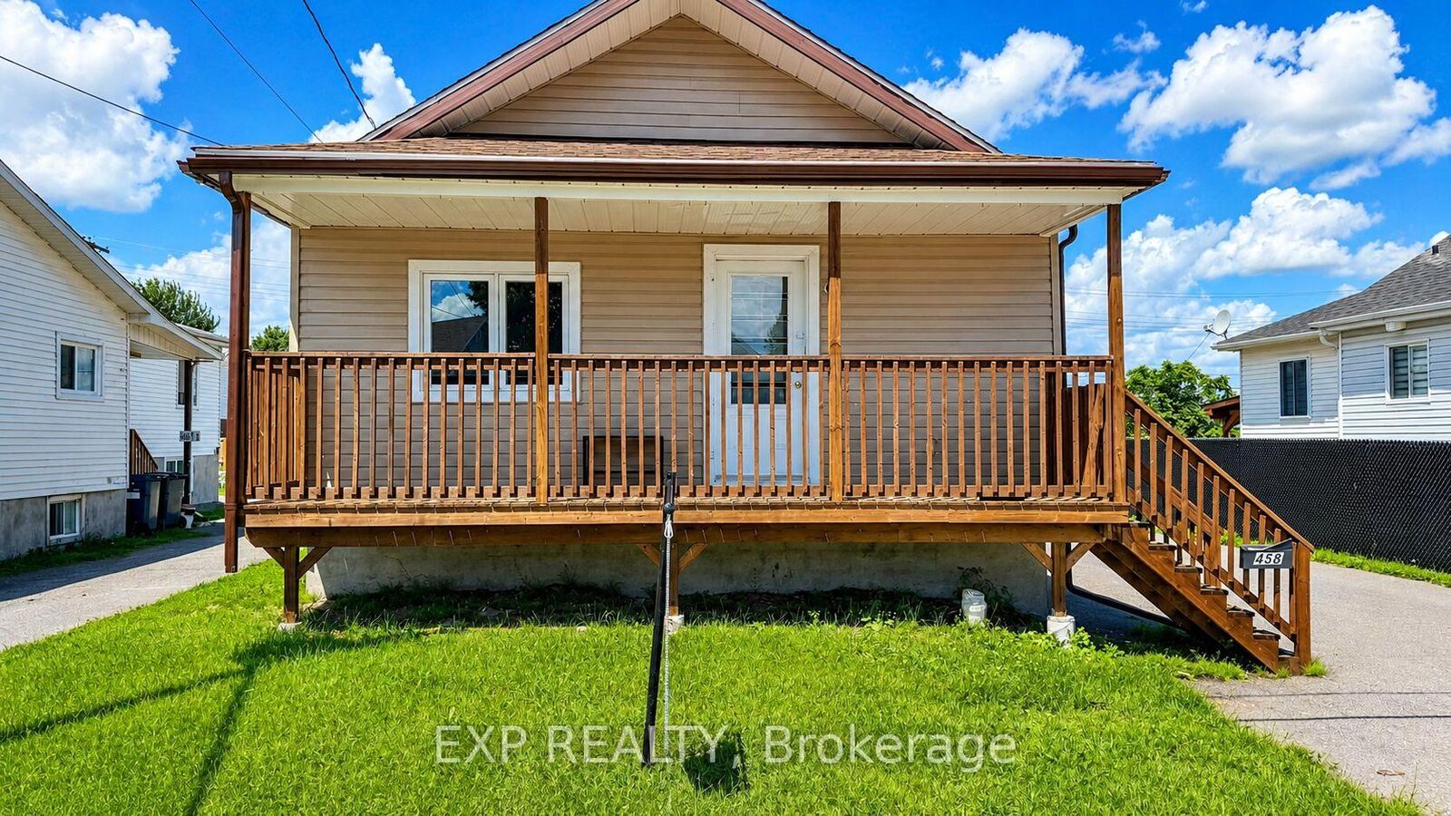 Property Photo: 458 Catherine Street ON K6A 1Z9