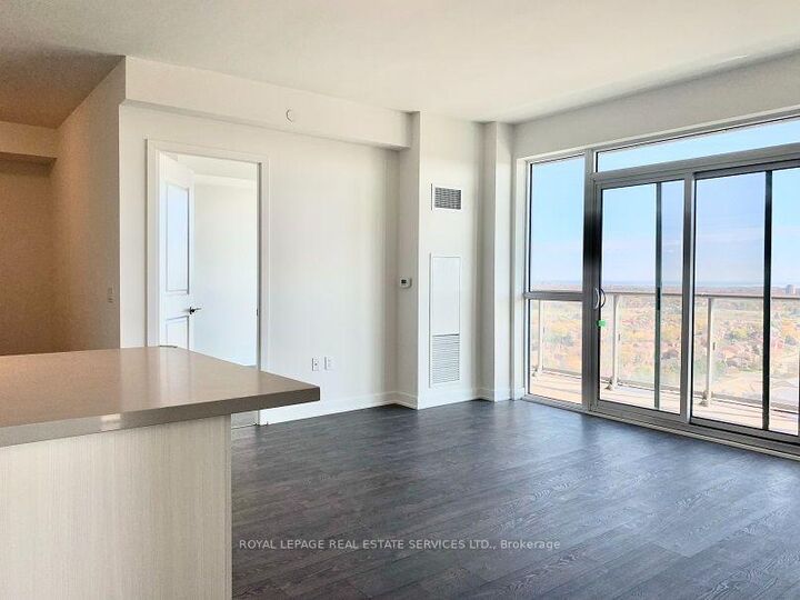 Property Photo:  4677 Glen Erin Drive 1707  ON L5M 2E3 
