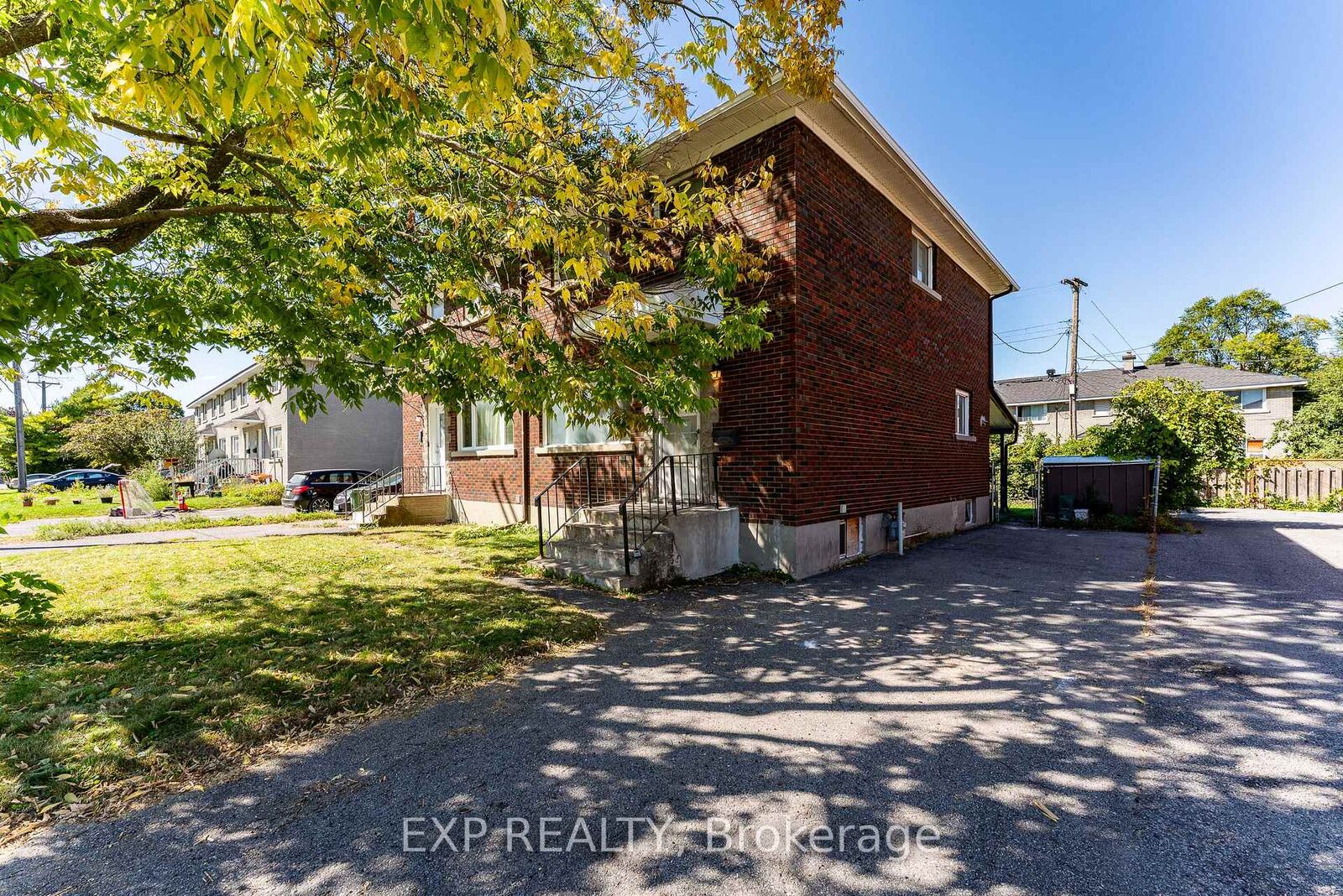 Property Photo: 1245 Dorchester Avenue ON K1Z 8E5