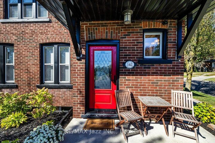Property Photo: 142 Adelaide Avenue W ON L1G 1Y8