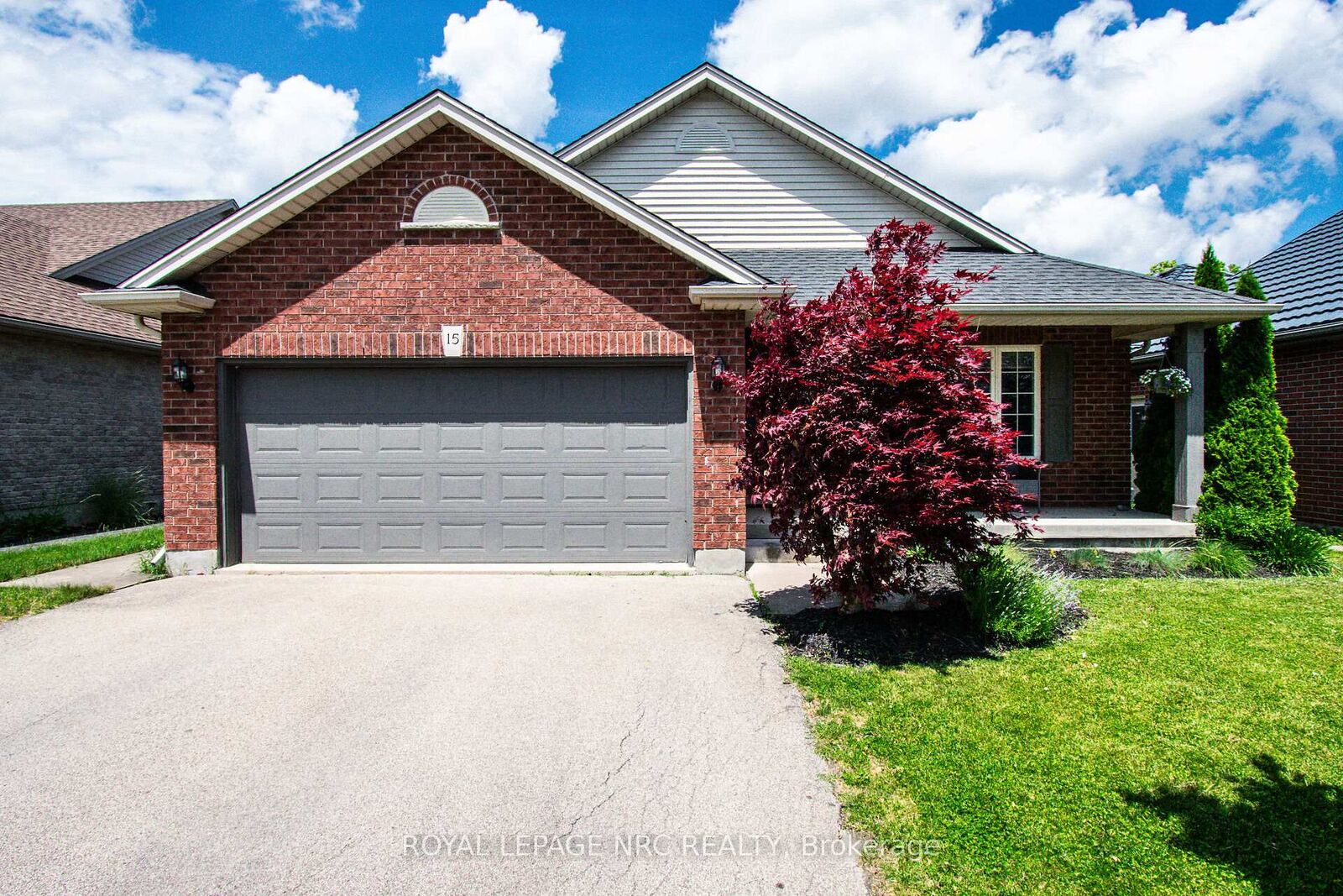 Property Photo:  15 Arlene Street  ON L2S 4C9 