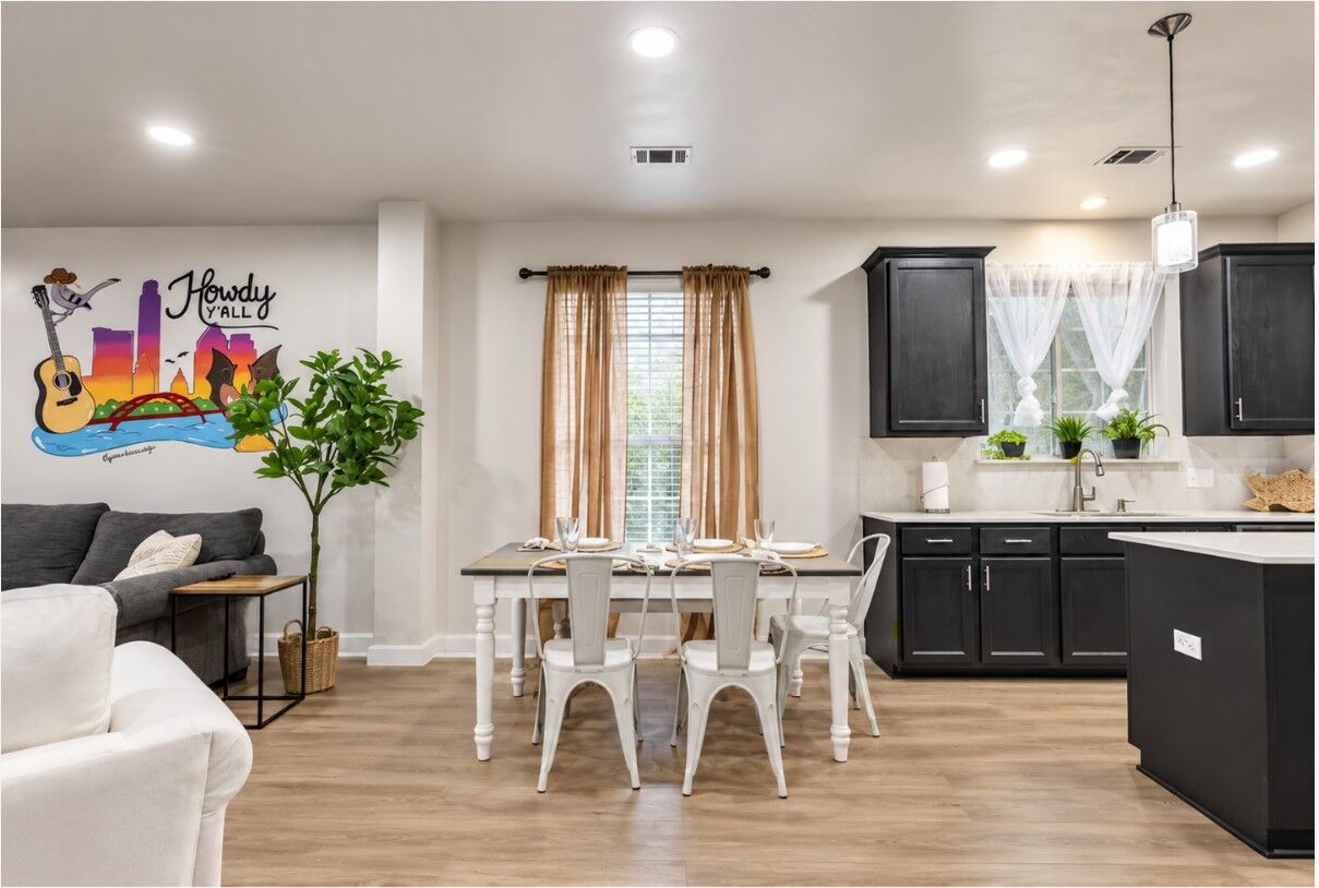 Property Photo: 1124 Disraeli Circle TX 78660