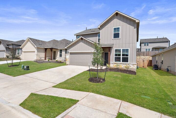 Property Photo:  336 Tree Nut Loop  TX 78610 