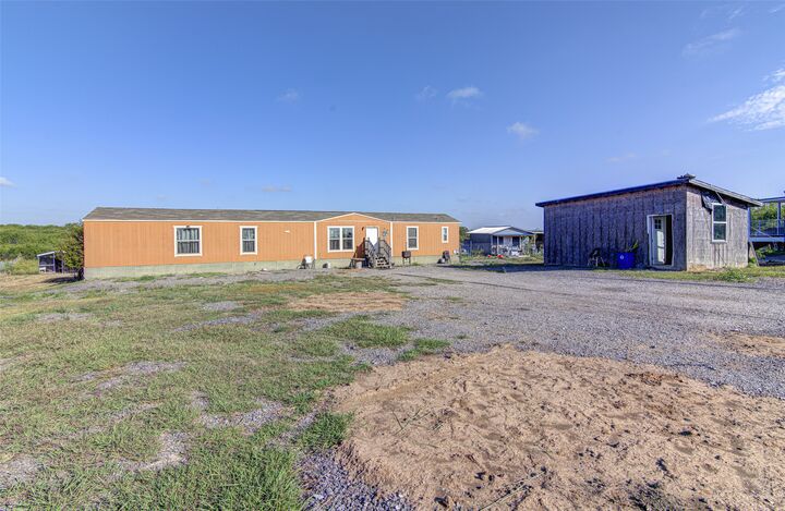 Property Photo:  469 Rancho Linda Drive  TX 78644 