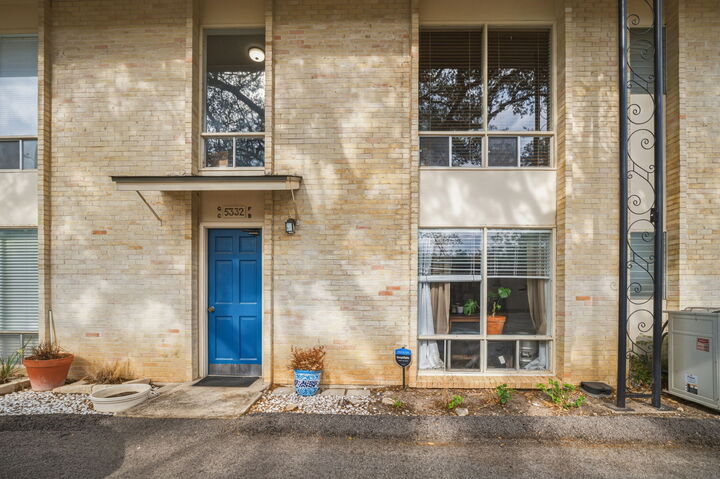 Property Photo:  5332 Balcones Drive B  TX 78731 