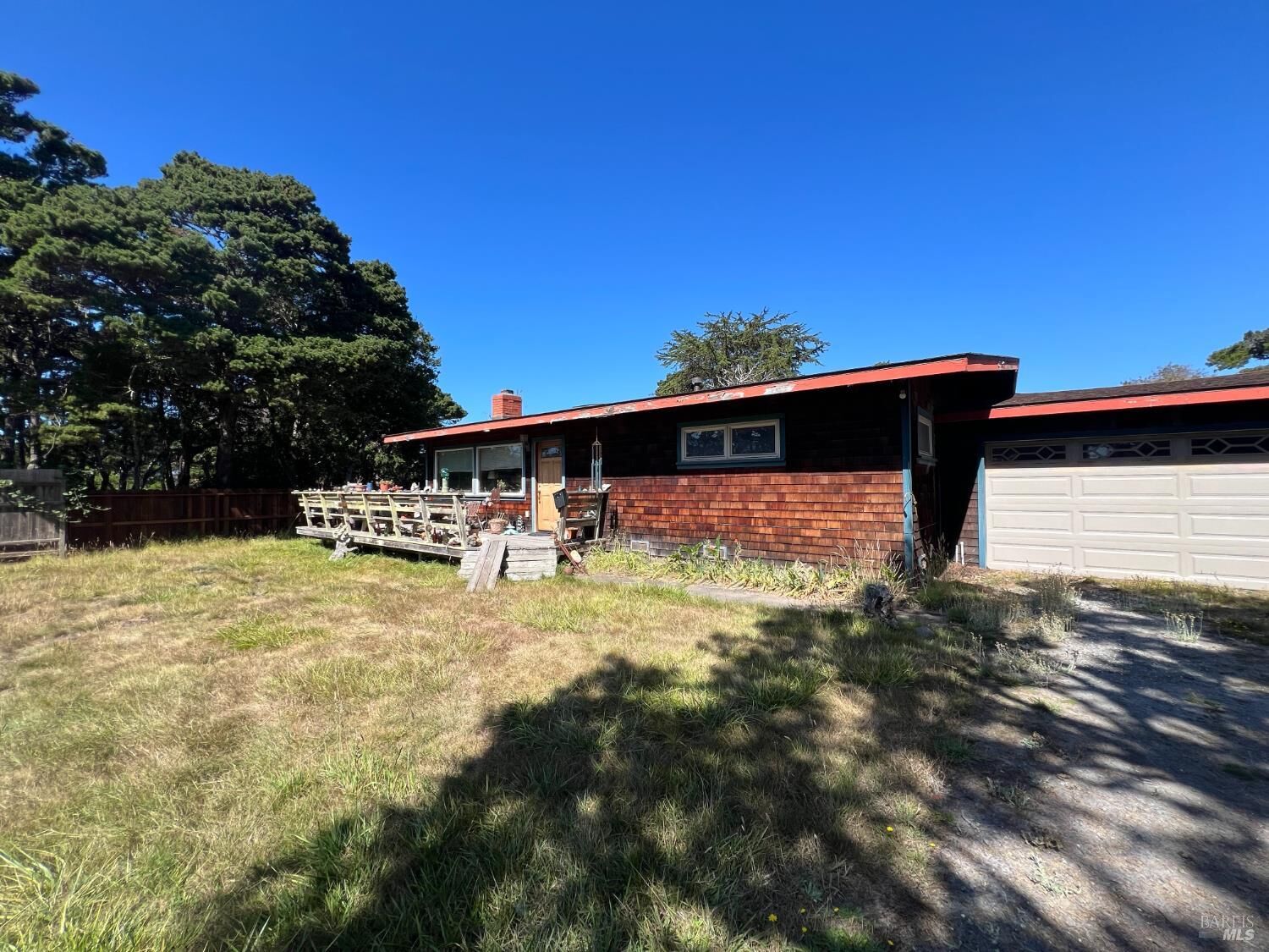 Property Photo:  25221 Ward Avenue  CA 95437 