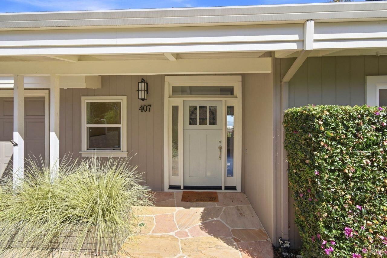 Property Photo: 407 Redwood Avenue CA 94925