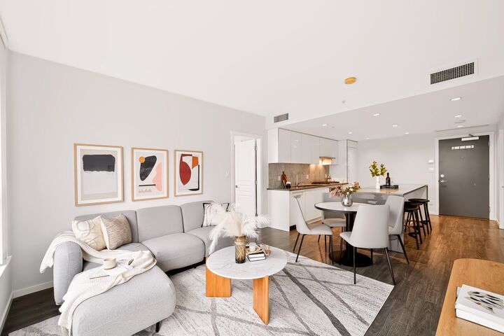 Property Photo:  5883 Barker Avenue 1702  BC V5H 0G4 