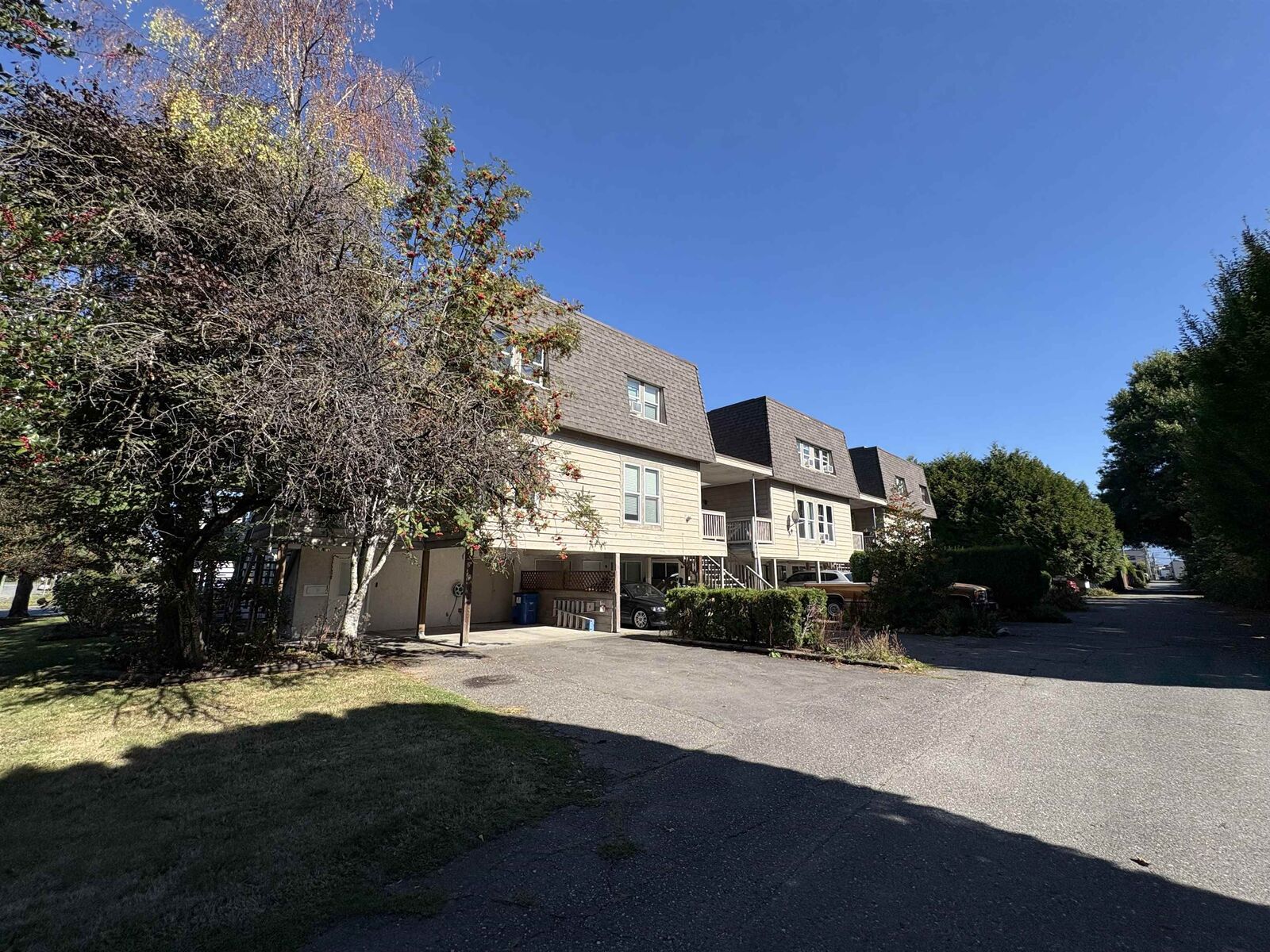 Property Photo:  45720 Victoria Avenue 9  BC V2P 2T5 