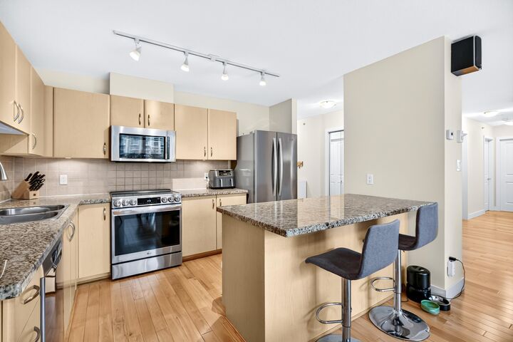 Property Photo:  720 Hamilton Street 505  BC V3M 7A6 