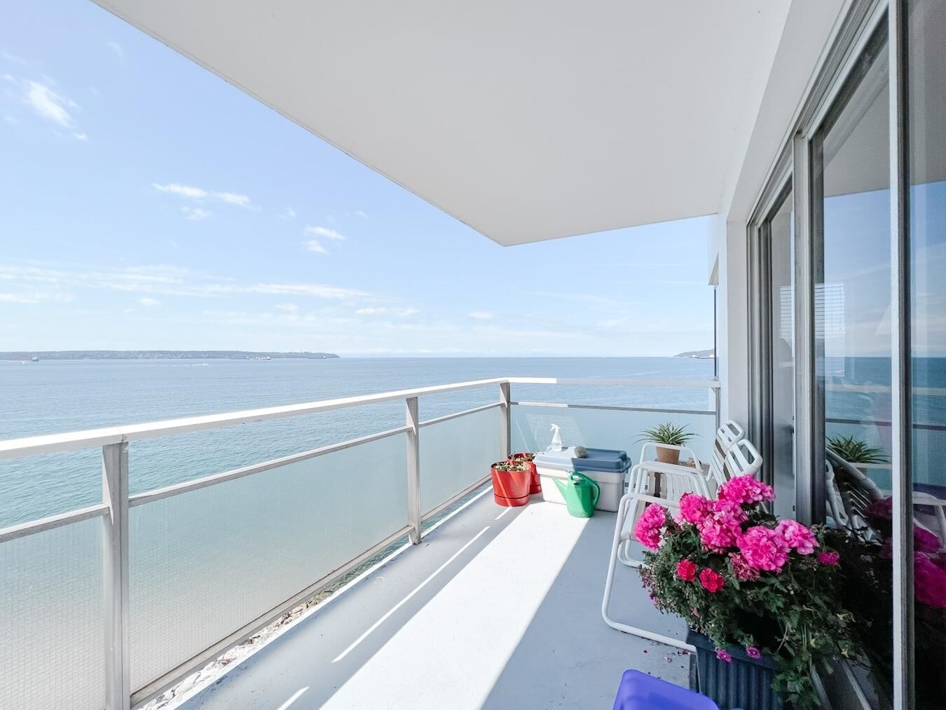 Property Photo:  