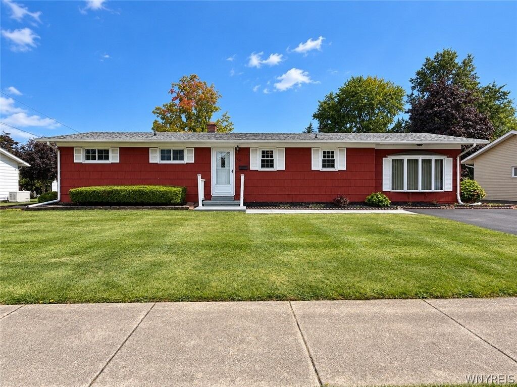 Property Photo: 566 Northfield Drive NY 14174