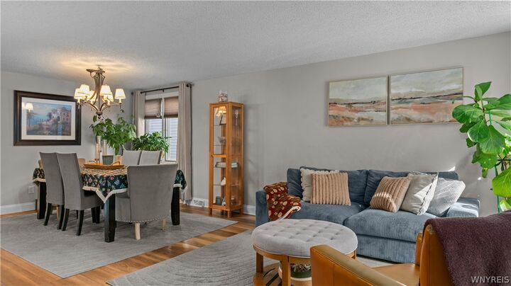 Property Photo:  46 Brockmoore Drive  NY 14051 