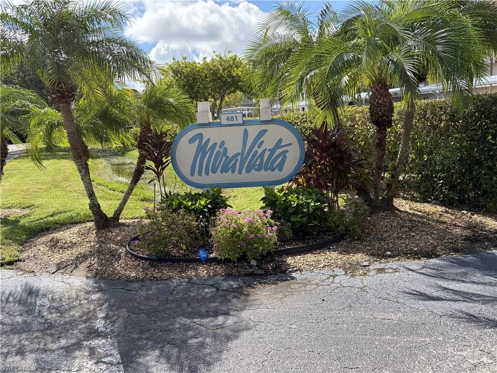 Property Photo:  481 Quail Forest Blvd B207  FL 34105 
