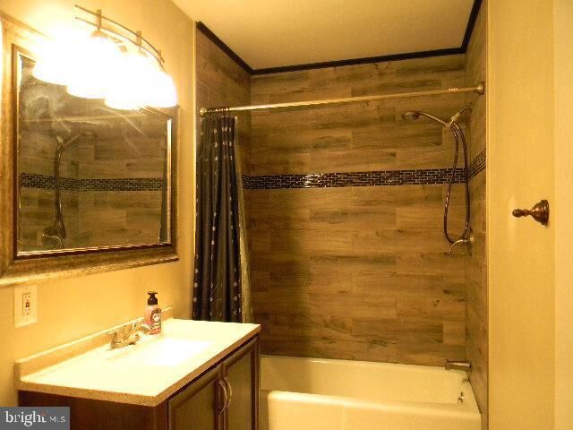 Property Photo:  
