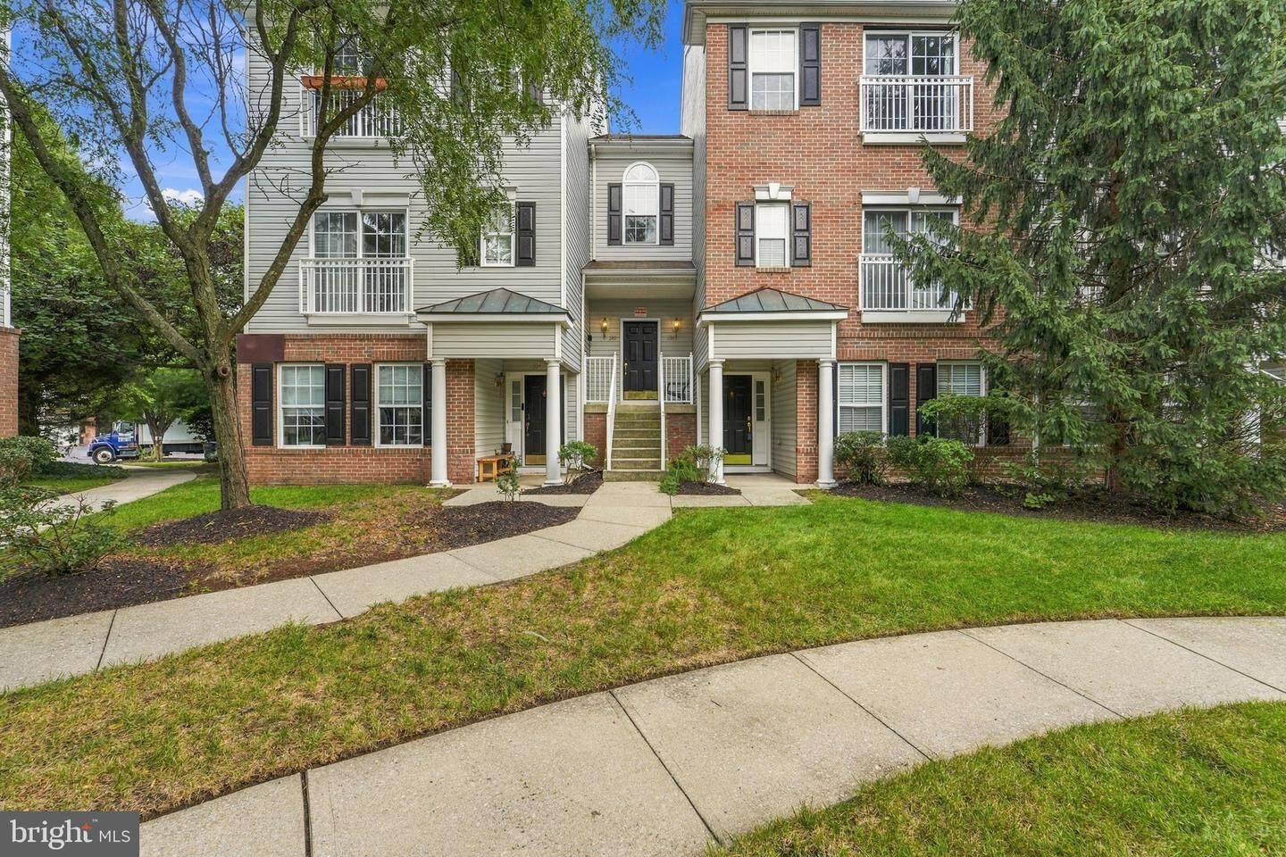 Property Photo:  338 Lisa Way  NJ 08077 