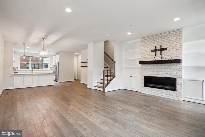 Property Photo:  625 Leigh Way  MD 20745 