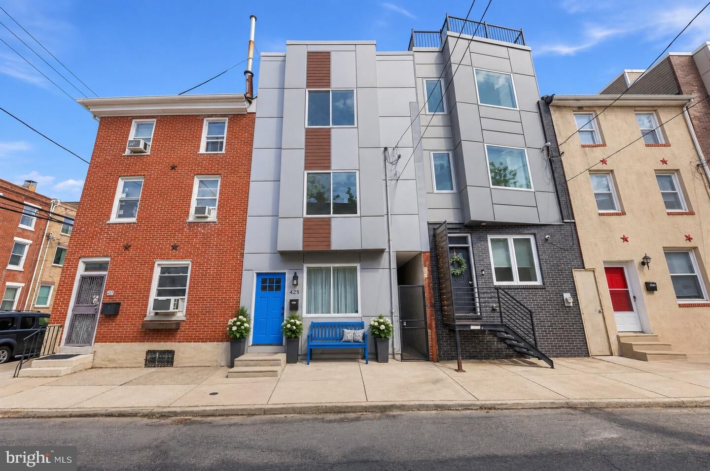 Property Photo: 425 W Thompson Street PA 19122